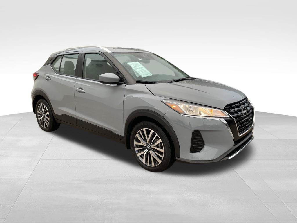 Used 2023 Nissan Kicks SV w/ Interior Electronics Package FWD image 3