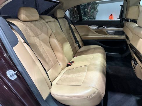 Used 2020 BMW 750i xDrive w/ Executive Package AWD/4WD image 52