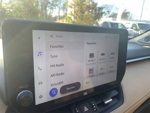 Used 2023 Toyota RAV4 Limited image 24