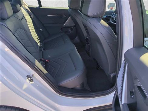 Used 2024 BMW i5 eDrive40i w/ M Sport Package RWD image 21