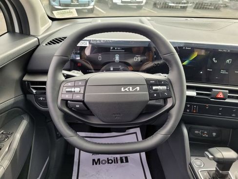 New 2026 Kia Sportage LX image 12