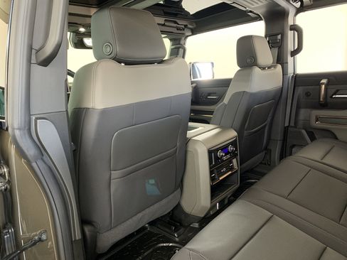 New 2025 GMC Hummer EV 2X image 45