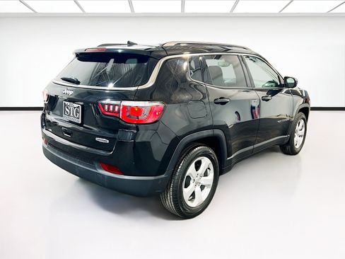 Used 2019 Jeep Compass Latitude w/ Popular Equipment Group FWD image 4