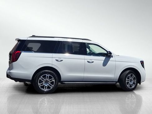 Certified 2025 Ford Expedition Active AWD/4WD image 3