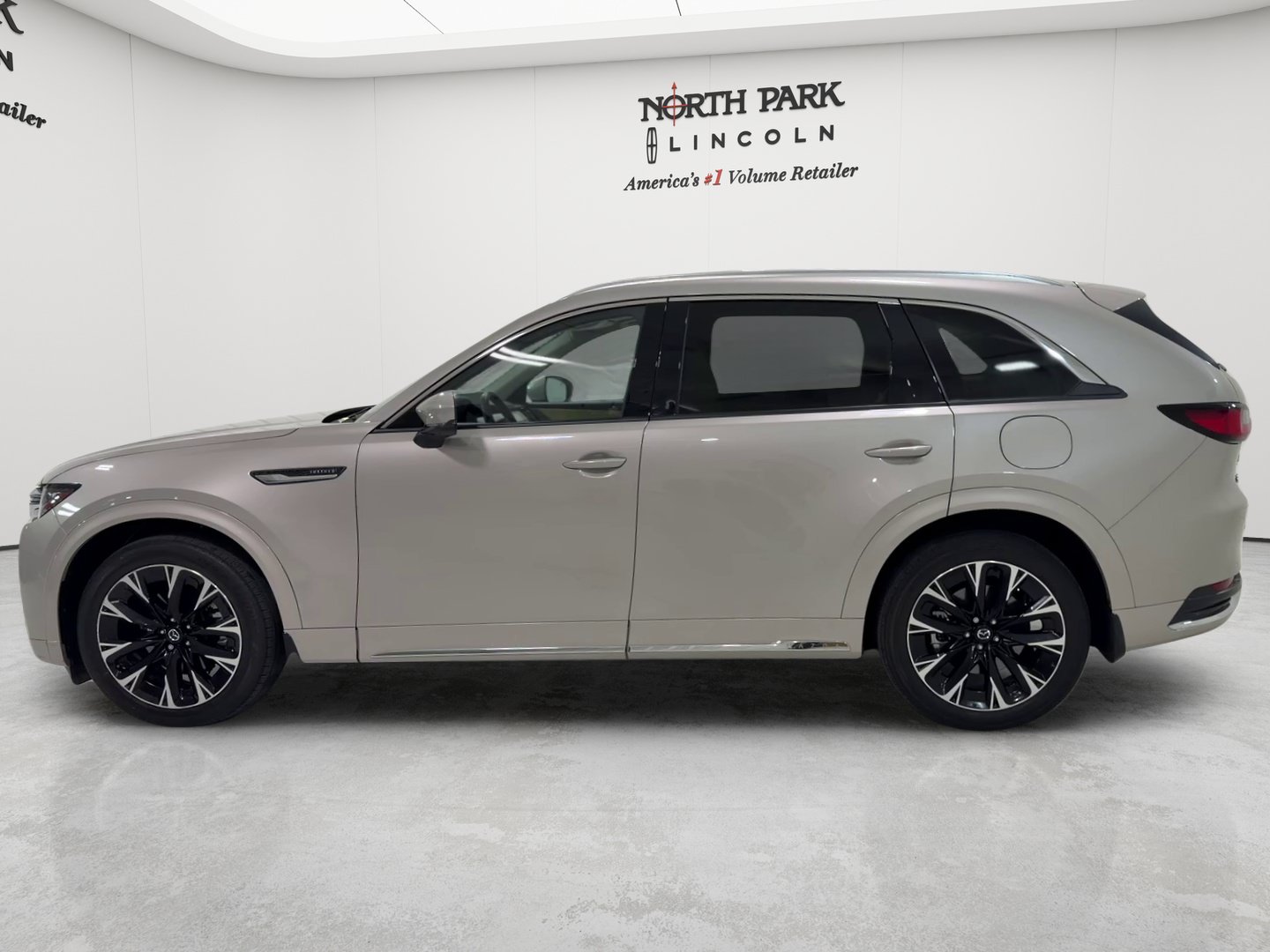 Used 2025 MAZDA CX-90 3.3 Turbo S w/ Premium Plus AWD/4WD image 2
