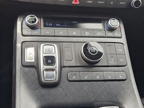 Certified 2025 Hyundai Palisade Limited FWD image 14