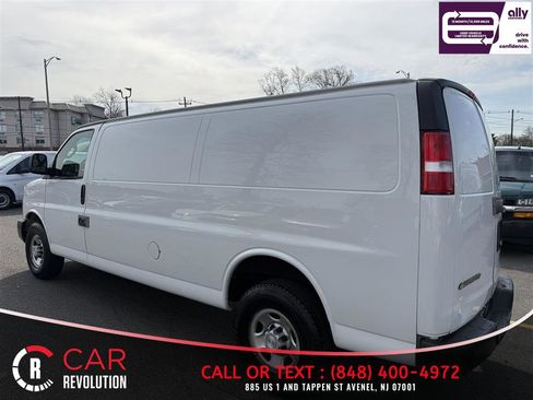 Used 2021 Chevrolet Express 3500 Extended w/ Driver Convenience Package RWD image 4