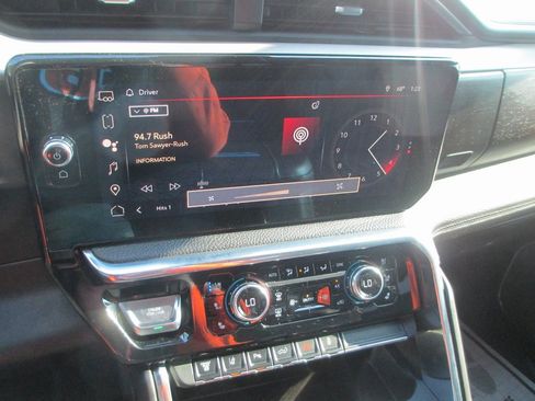 Used 2024 GMC Sierra 3500 Denali w/ Denali Reserve Package image 30