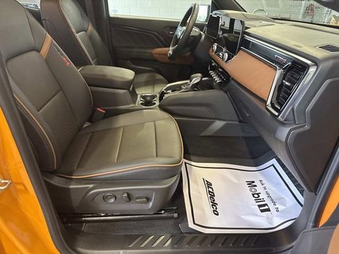 Used 2025 GMC Canyon AT4 w/ Technology Plus Package AWD/4WD image 20