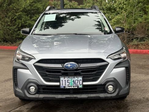 Used 2023 Subaru Outback Premium image 2