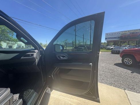Used 2023 Chevrolet Suburban High Country AWD/4WD image 31