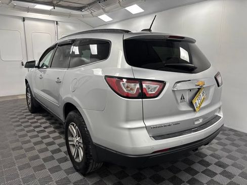 Used 2017 Chevrolet Traverse LT w/ Traveler's Package AWD/4WD image 4