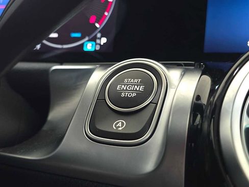 Certified 2026 Mercedes-Benz GLB 250 4MATIC image 37