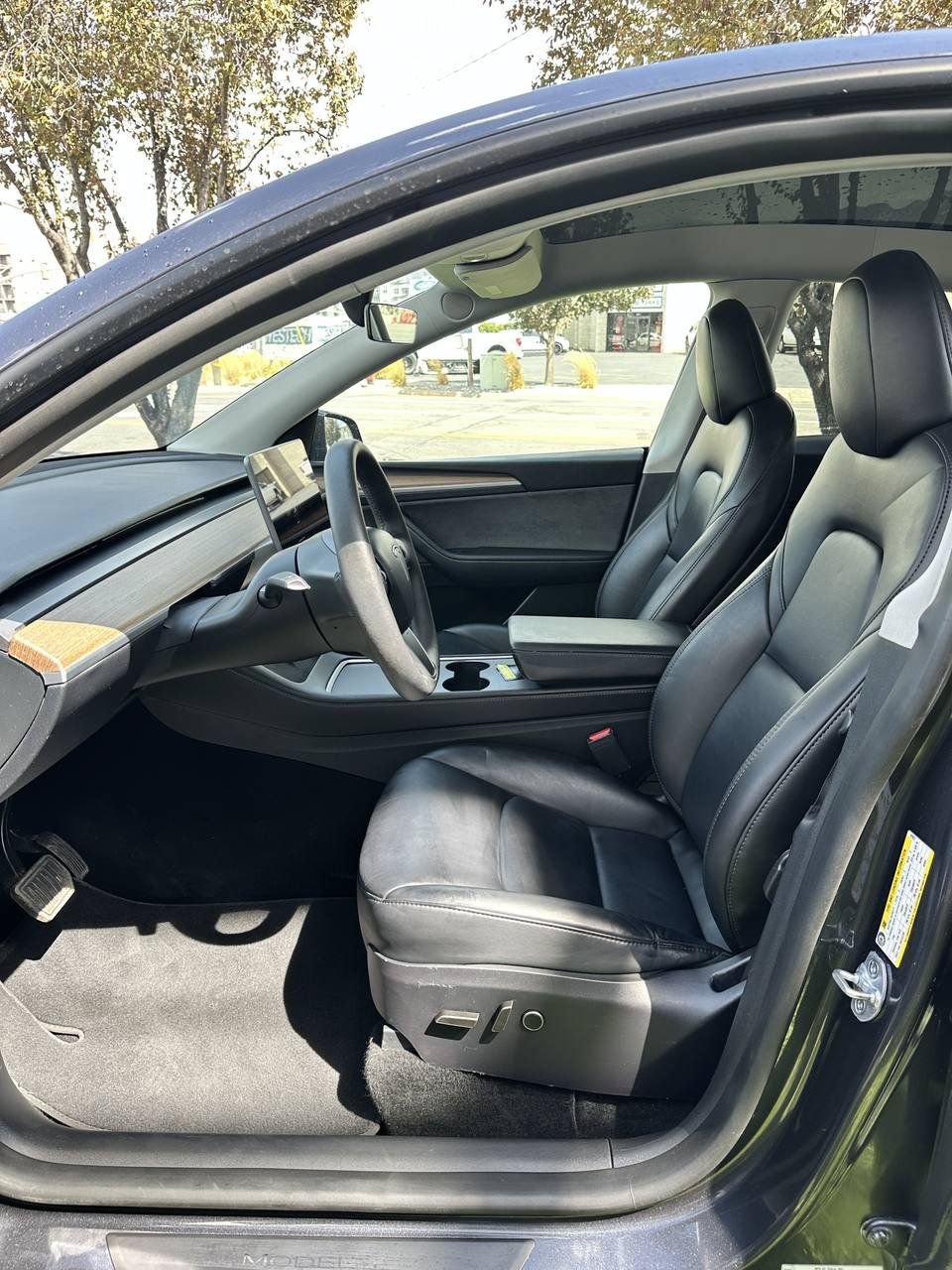Used 2024 Tesla Model Y Long Range AWD/4WD image 16