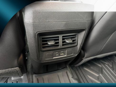 Used 2023 Chevrolet Colorado LT w/ LT Convenience Package III image 7