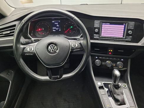 Used 2019 Volkswagen Jetta SE w/ Cold Weather Package FWD image 22