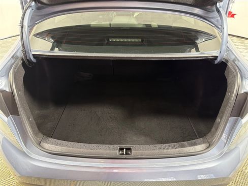 Used 2021 Toyota Corolla LE image 18