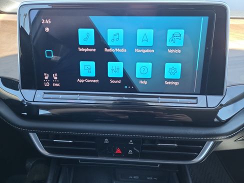 Used 2024 Volkswagen Atlas SE AWD/4WD image 18
