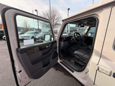 Used 2026 INEOS Grenadier AWD/4WD image 9