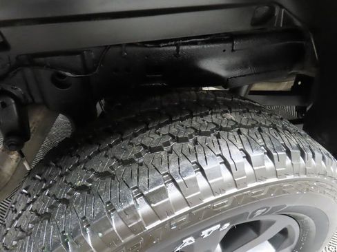 Used 2026 RAM 2500 Laramie AWD/4WD image 39