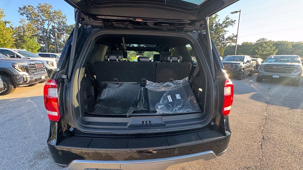Used 2021 Ford Expedition XLT AWD/4WD image 4