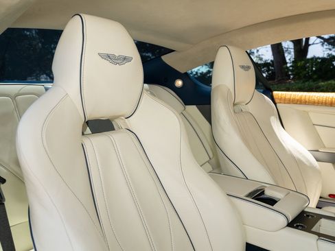 Used 2012 Aston Martin Virage Coupe RWD image 17