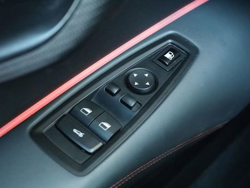 Used 2017 BMW i8 image 31