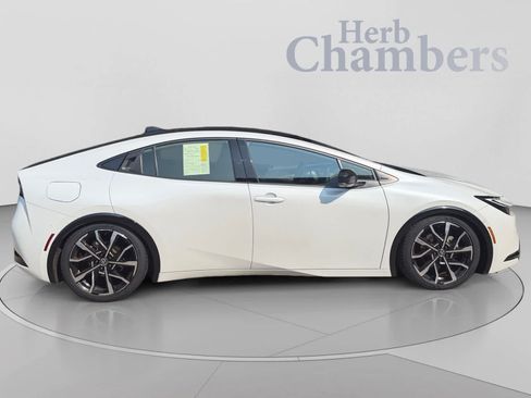 Used 2024 Toyota Prius Prime Premium w/ Advanced Technology Package FWD image 11