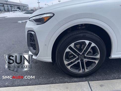 Used 2025 Audi Q5 Premium Plus w/ Premium Plus image 31