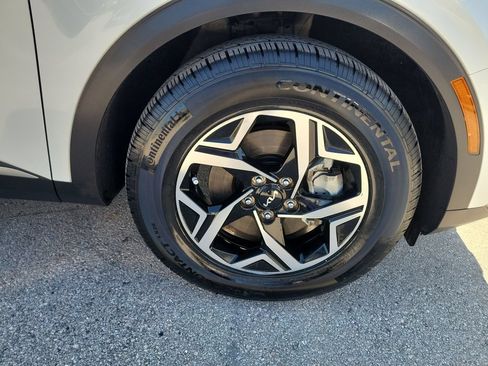 Certified 2023 Kia Sportage LX FWD image 30