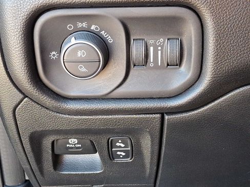 Used 2025 RAM 1500 Big Horn AWD/4WD image 25