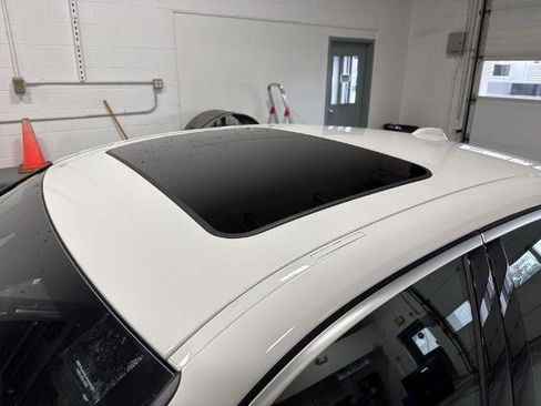 Used 2025 BMW 330i xDrive Sedan w/ Premium Package image 11