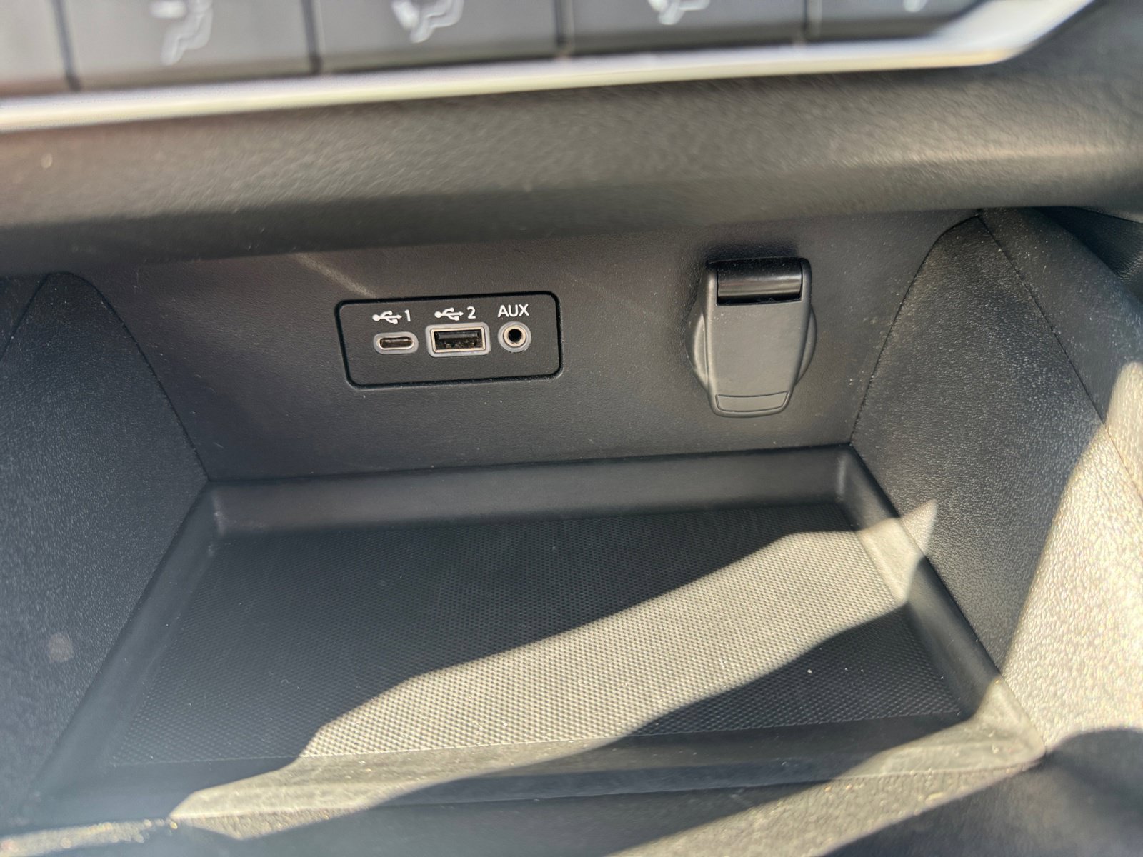 Used 2025 Nissan Altima 2.5 SV FWD image 24