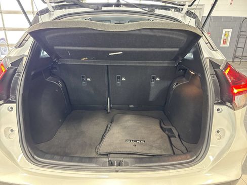 Used 2023 Nissan Kicks SR w/ SR Premium Package FWD image 39