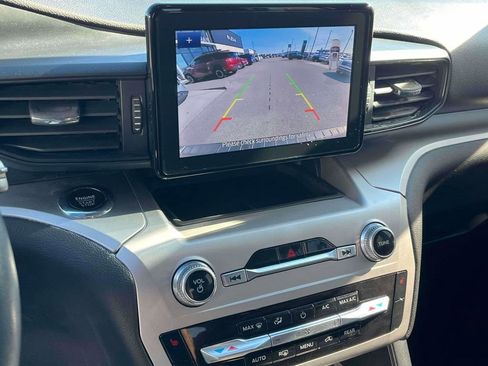 Used 2022 Ford Explorer XLT w/ Class IV Trailer Tow Package image 22