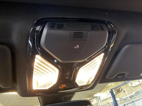 Used 2023 BMW 330i Sedan w/ Premium Package image 36