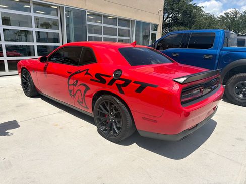 Used 2015 Dodge Challenger SRT Hellcat RWD image 6