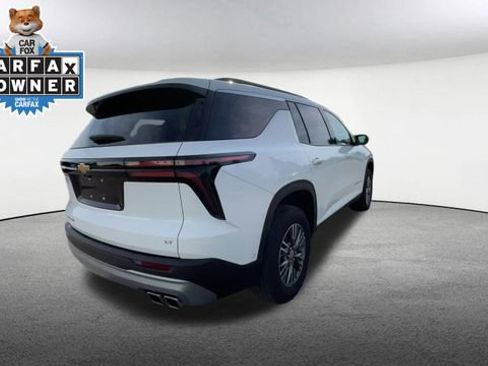 Used 2024 Chevrolet Traverse LT w/ Enhanced Driving Package AWD/4WD image 9