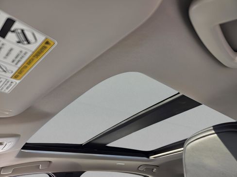 Used 2024 Nissan Ariya FWD image 16