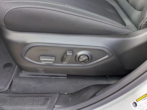 New 2026 Jeep Grand Cherokee L Laredo RWD image 9