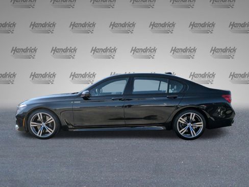 Used 2019 BMW 750i w/ M Sport Package image 10