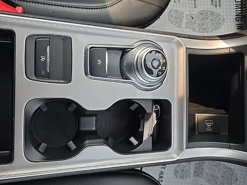 Used 2024 Ford Edge SEL image 32