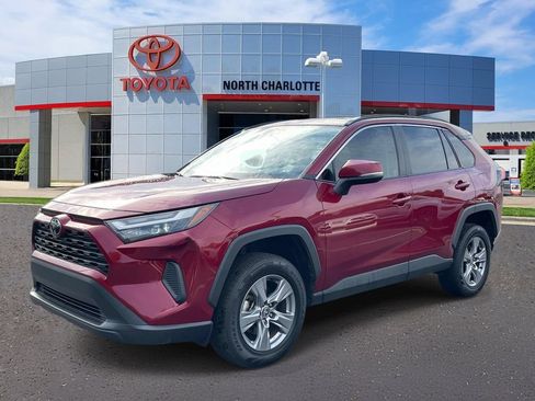 Used 2023 Toyota RAV4 XLE w/ Convenience Package FWD image 3
