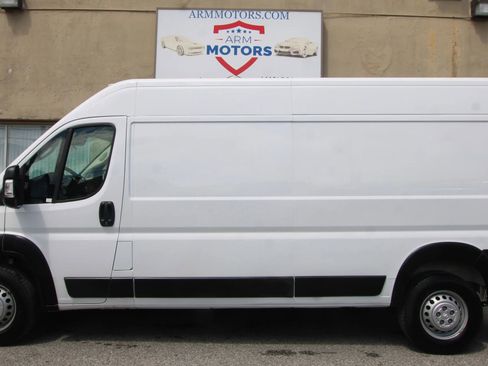 Used 2025 RAM ProMaster 2500 w/ Convenience Group FWD image 5