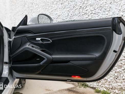 Used 2018 Porsche 911 Turbo image 36