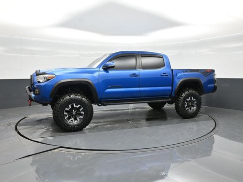 Used 2017 Toyota Tacoma TRD Off-Road w/ Tow Package (A/T) AWD/4WD image 18