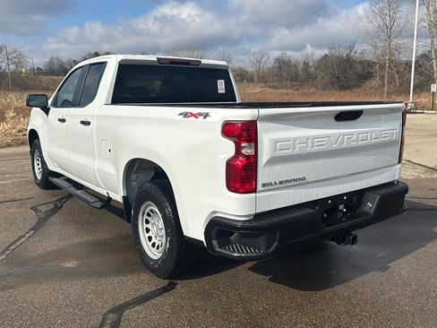 Used 2022 Chevrolet Silverado 1500 W/T w/ WT Value Package image 3