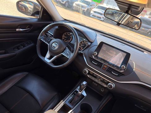 Used 2021 Nissan Altima 2.5 SR w/ SR Premium Package image 14