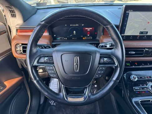 Used 2022 Lincoln Nautilus Reserve w/ Luxury Package image 20