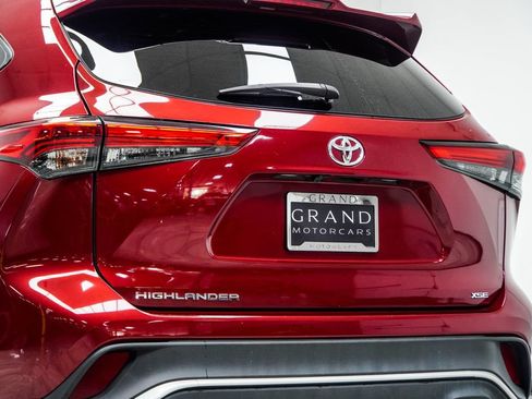 Used 2023 Toyota Highlander XSE FWD image 14